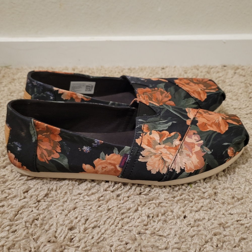 Toms floral shoes size 9
